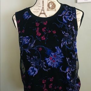 Floral print sleeveless blouse